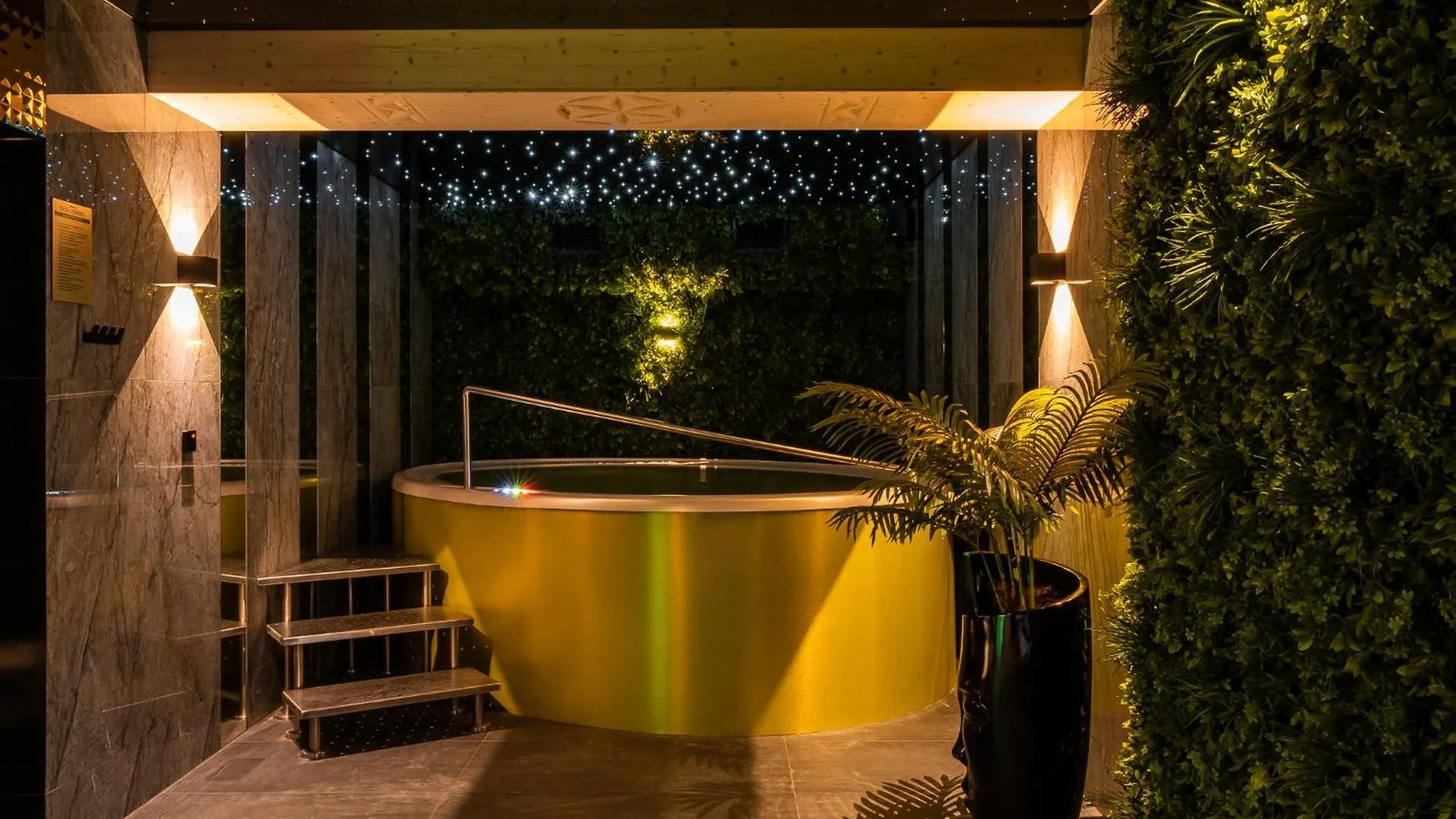 Zlota Residence & Spa - 500M Od Krupowek Zakopane 0*,  Pologne